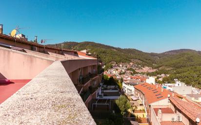 Vista exterior de Casa o xalet en venda en Sant Climent de Llobregat amb Calefacció, Jardí privat i Terrassa