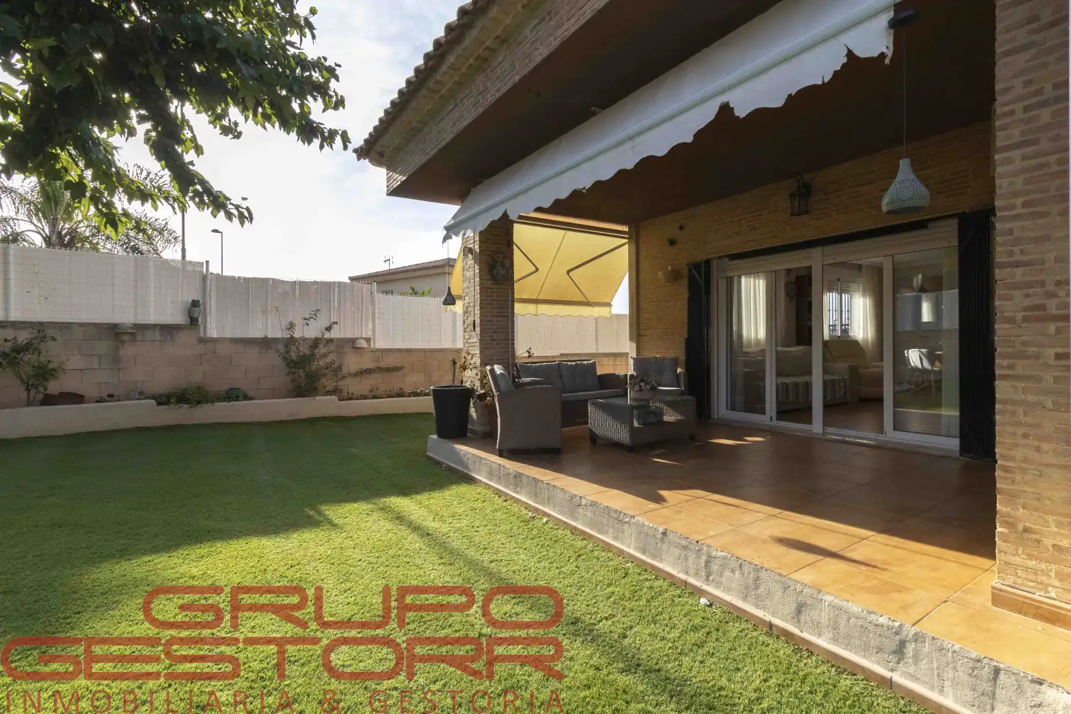 Jardí de Casa o xalet en venda en Torrent amb Jardí privat, Terrassa i Traster
