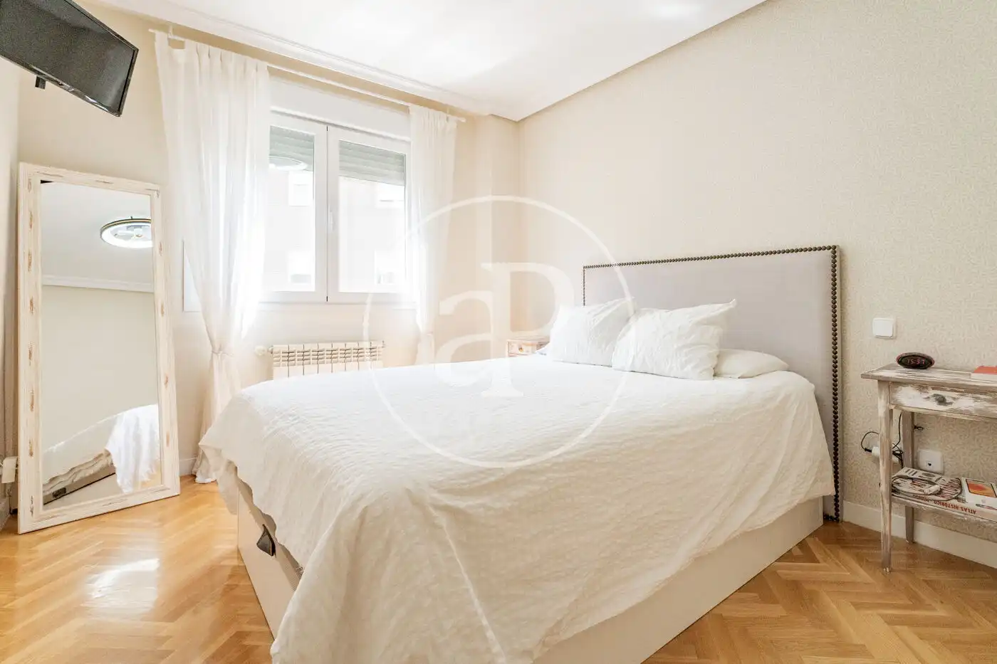 Schlafzimmer von Wohnung zum Verkauf in Pozuelo de Alarcón mit Klimaanlage, Heizung und Privatgarten
