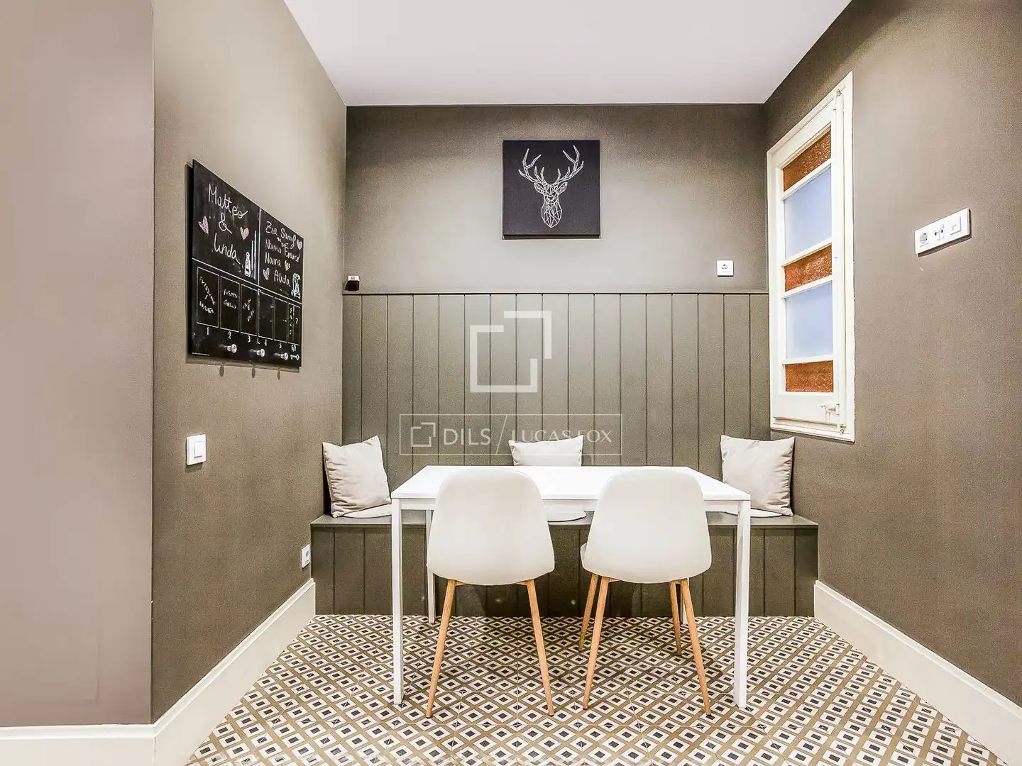 Comedor de Piso en venta en Barcelona con Calefacción, Amueblado y Balcón