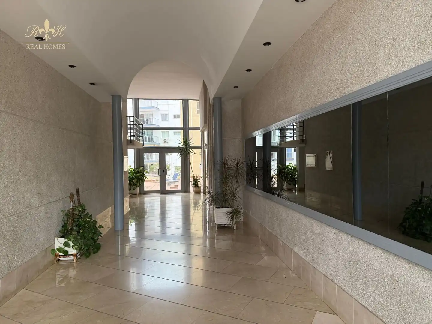 Wohnung zur Miete in L'Alfàs del Pi mit Klimaanlage, Terrasse und Schwimmbad