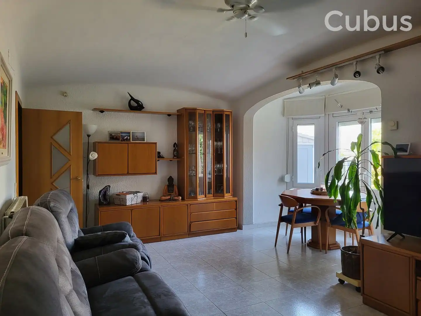 Sala de estar de Casa adosada en venta en Olot con Aire acondicionado, Calefacción y Terraza