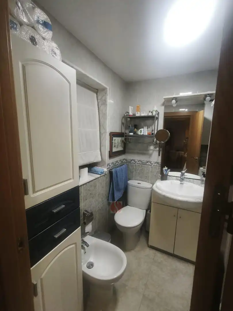 Bathroom of Flat for sale in Zaidín