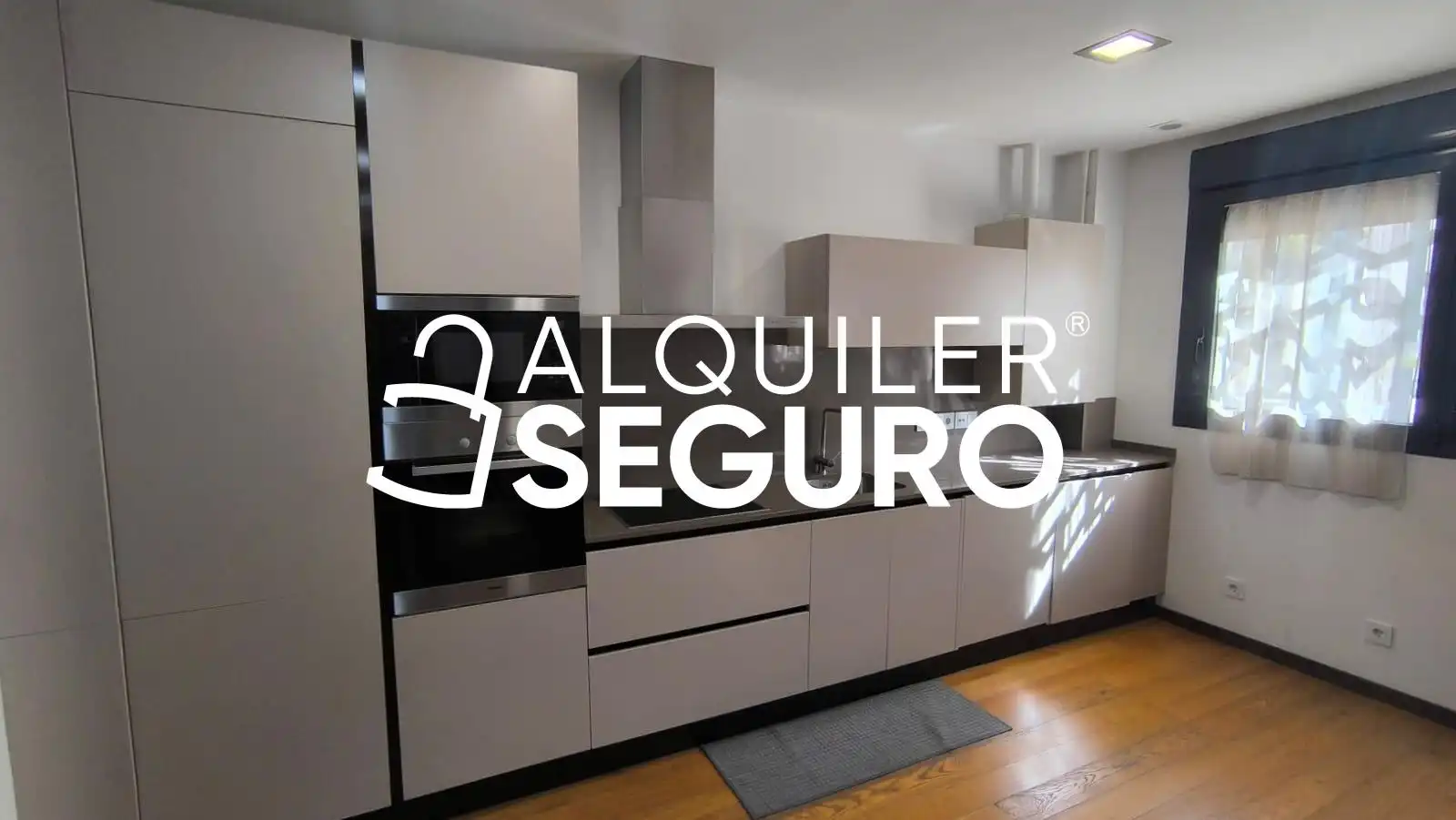 Cocina de Piso de alquiler en Sevilla con Aire acondicionado, Calefacción y Amueblado