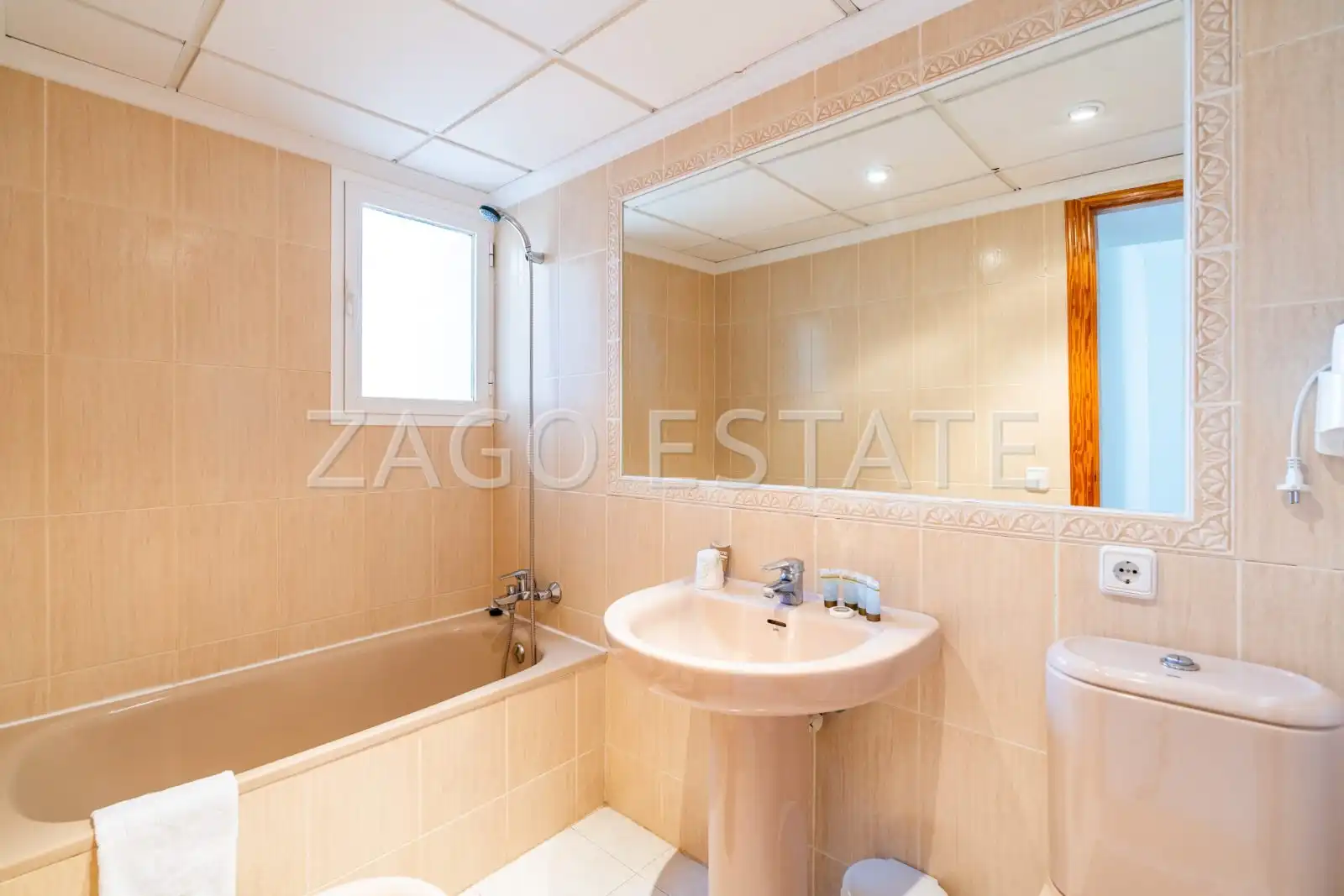 Casa con piscina en venta en Cometa