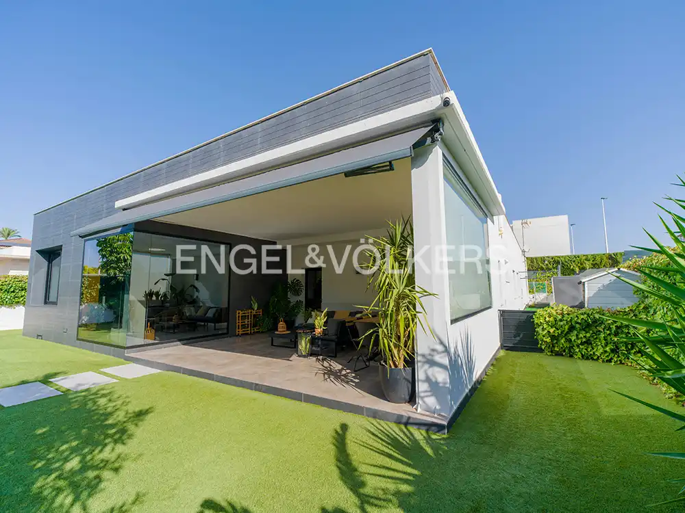 Terraza de Casa o chalet en venta en Elche / Elx con Aire acondicionado, Calefacción y Jardín privado