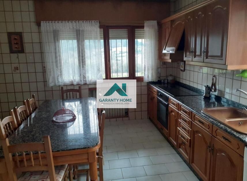 Cuina de Casa o xalet en venda en Cesuras amb Terrassa i Traster