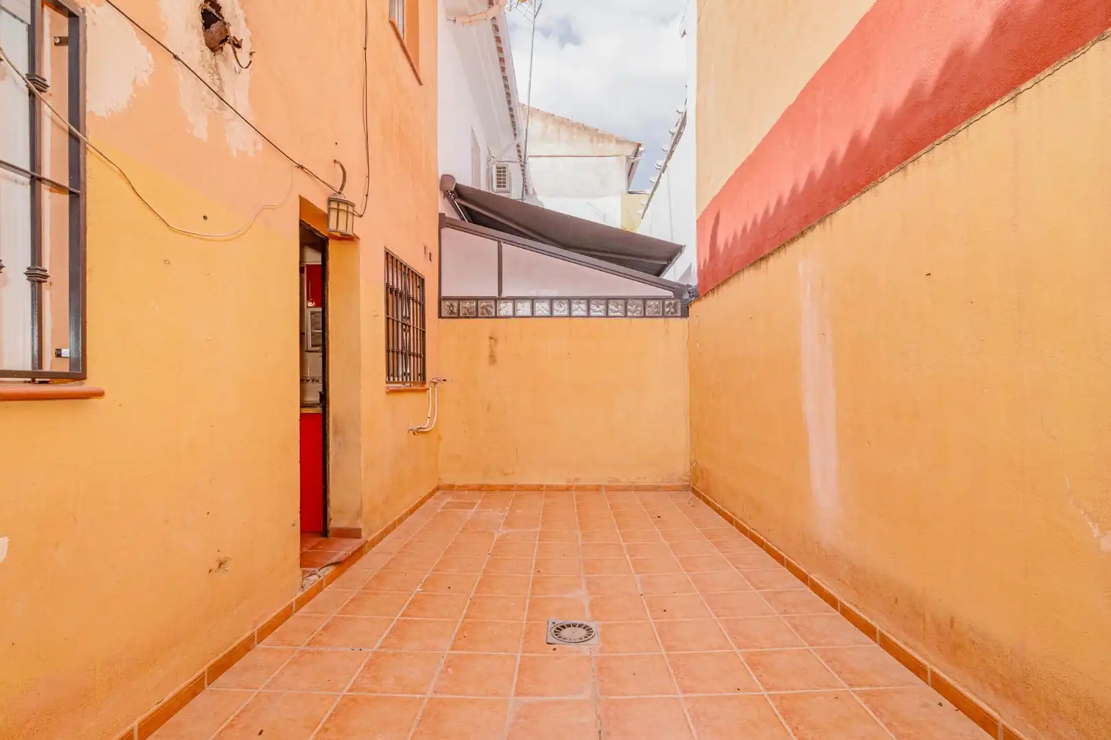 Exterior view of Detached homes for sale in Las Gabias  with Balcony