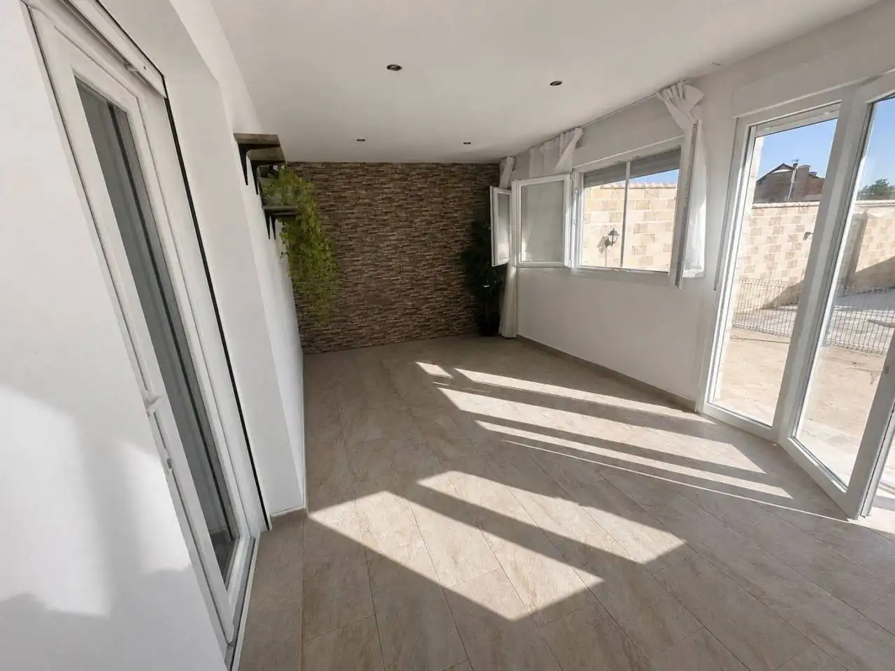 Terrassa de Casa adosada en venda en Las Ventas de Retamosa amb Aire condicionat, Jardí privat i Terrassa
