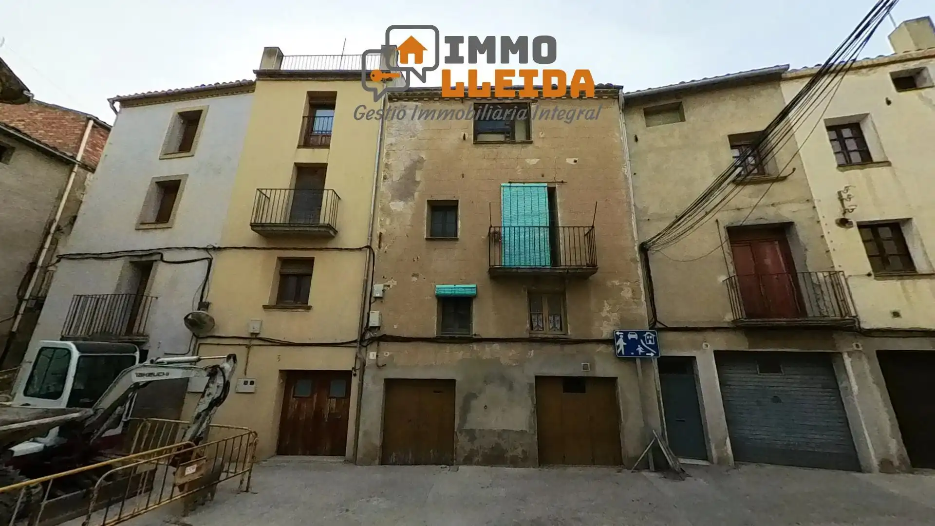 Vista exterior de Casa adosada en venta en Cervera con Trastero y Balcón