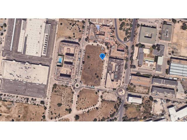 Terreno residencial en Venta en Calle Manuel Vazquez Montalban en Rejas