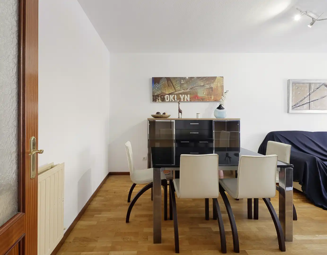 Comedor de Piso en venta en Oviedo  con Calefacción y Trastero