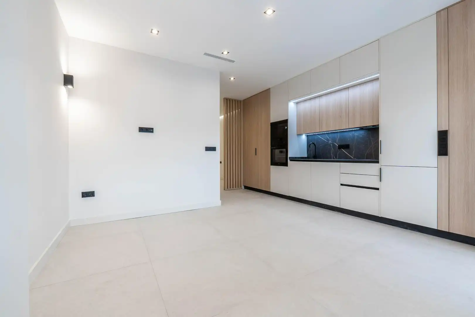 Cuina de Apartament en venda en Granada amb Aire condicionat i Calefacció