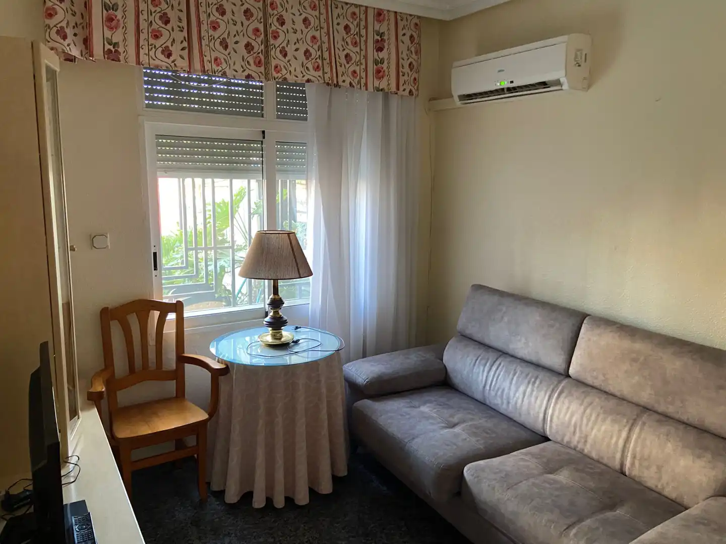 Wohnzimmer von Einfamilien-Reihenhaus zum Verkauf in Alcantarilla mit Klimaanlage, Terrasse und Möbliert