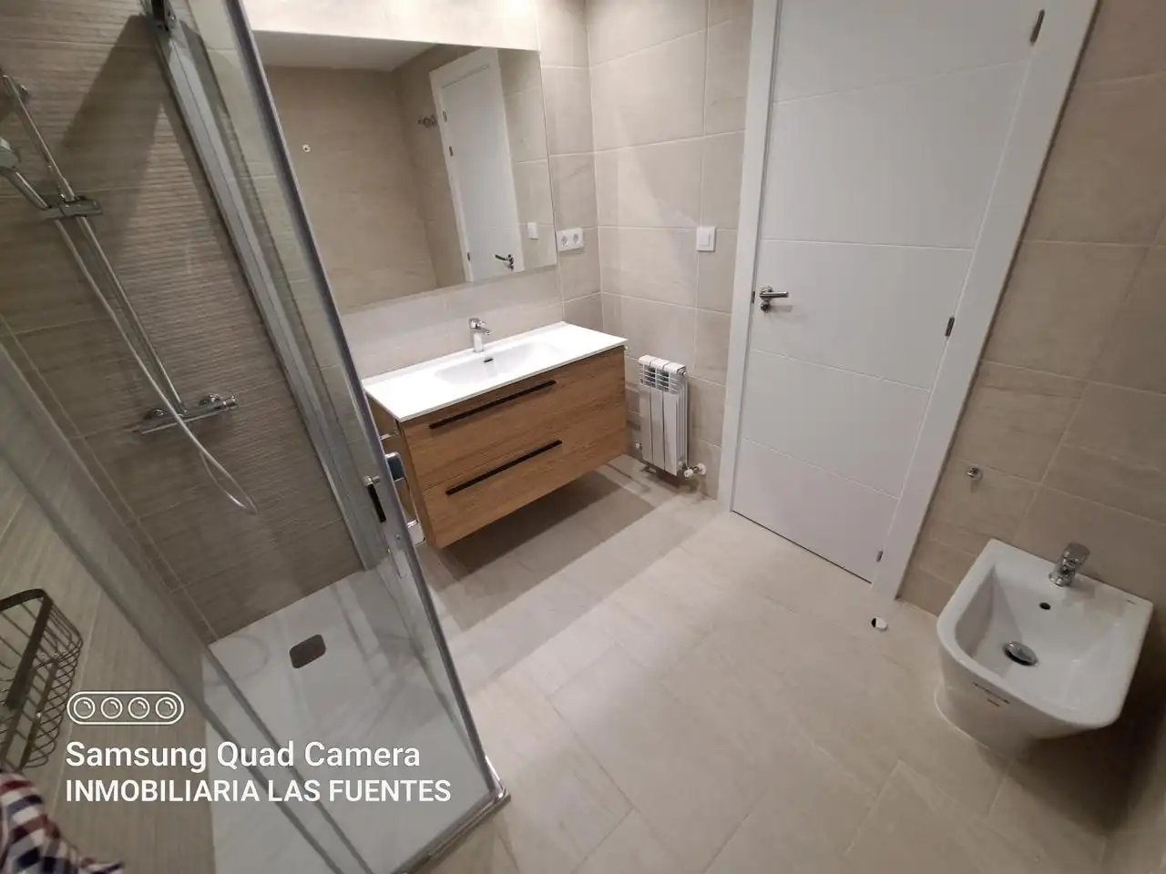 Baño de Piso de alquiler en Zaragoza con Aire acondicionado, Calefacción y Terraza