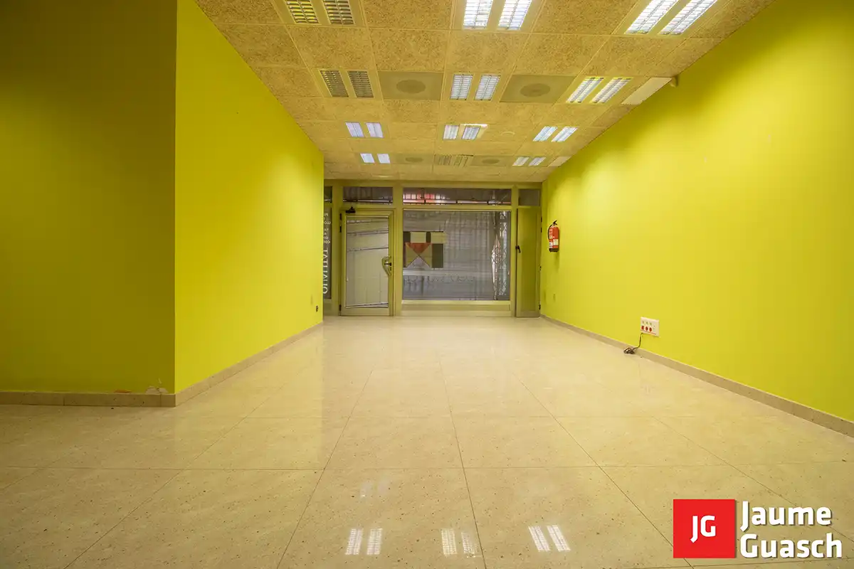 Local comercial en alquiler en Plaça de la Vila 5, imagen 5