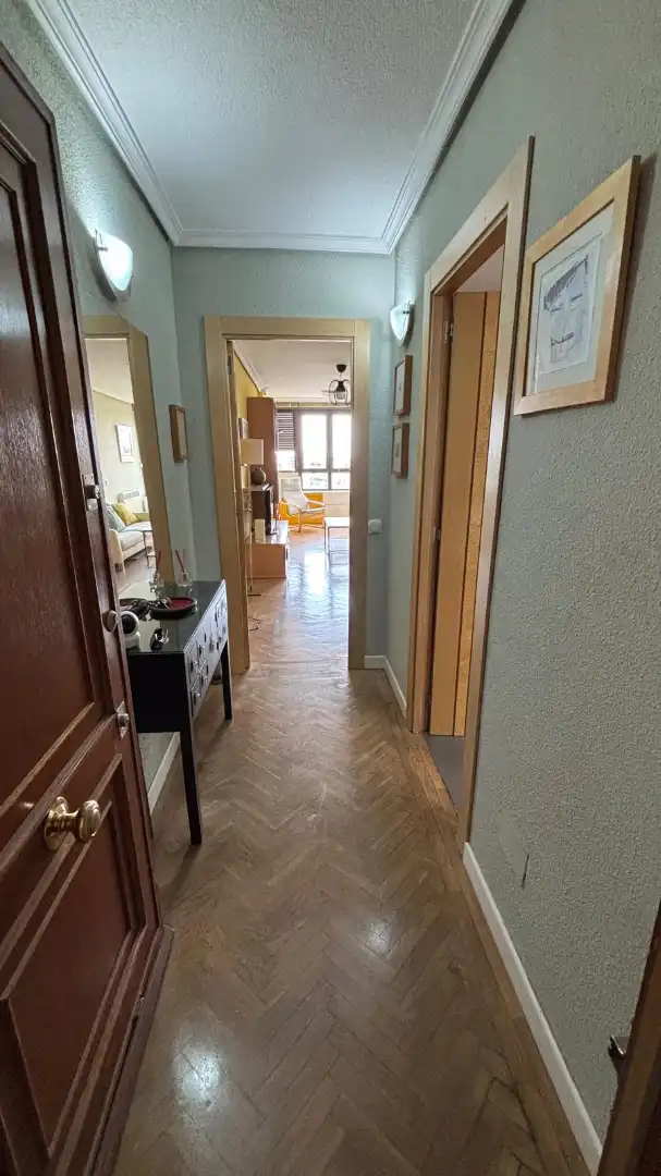 Flat for rent in Madrid  with Air Conditioner and Furnished