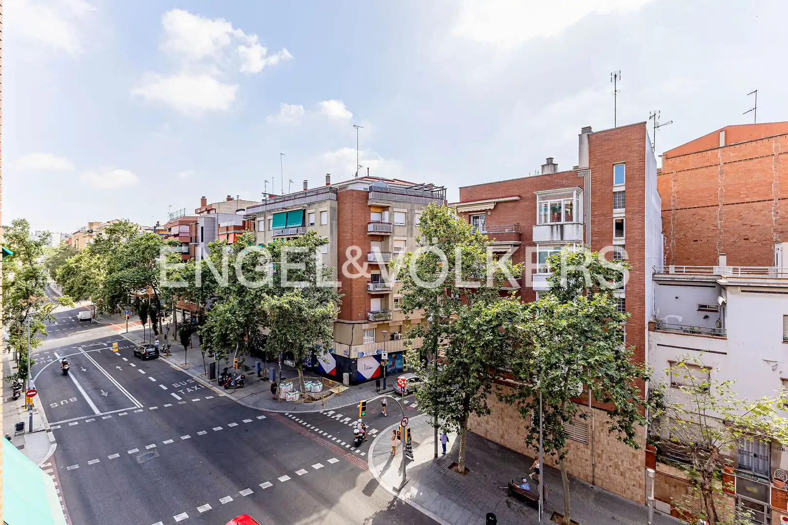 Exterior view of Flat for sale in Barcelona  with Air Conditioner, Heating and Furnished