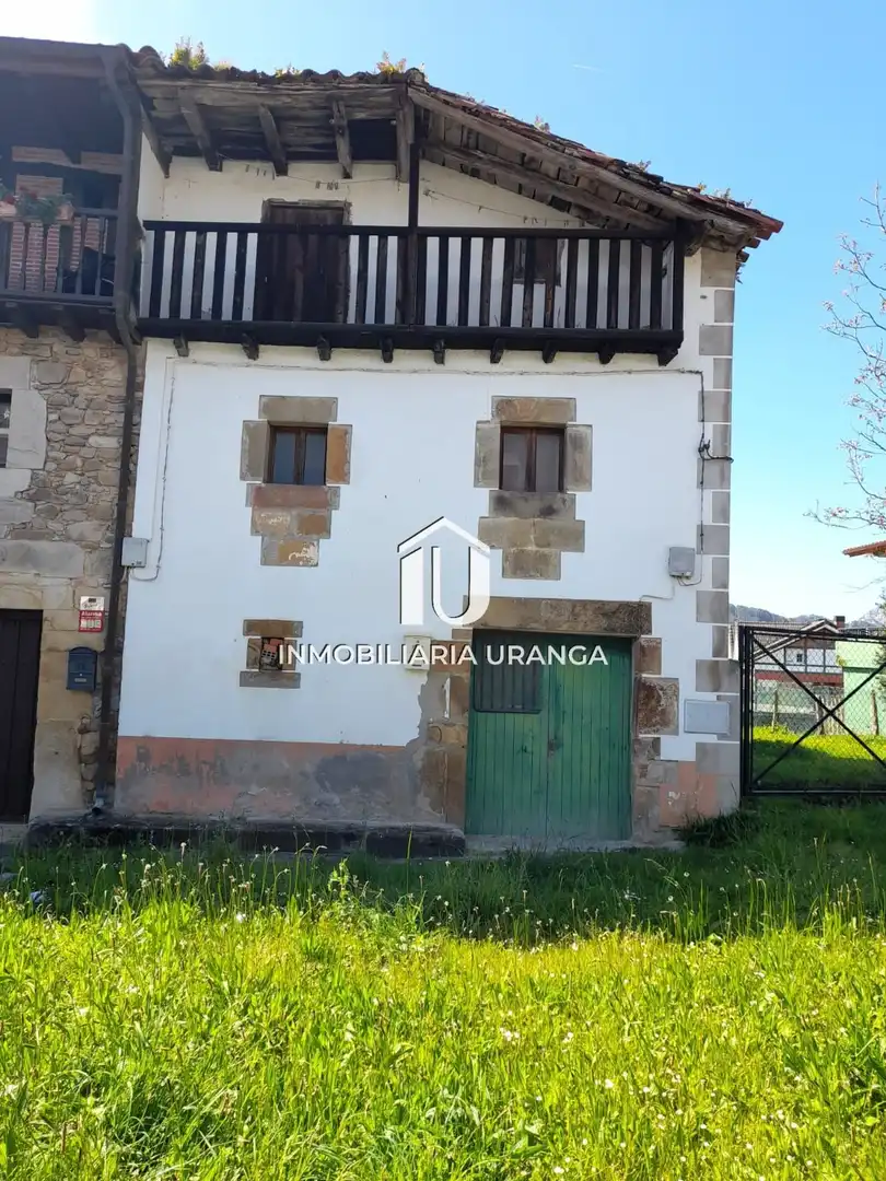 Vista exterior de Casa o chalet en venta en Guriezo