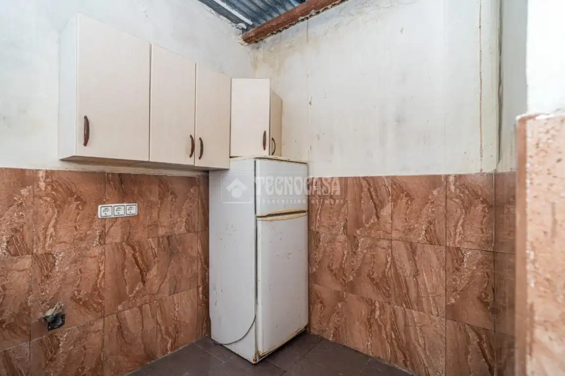 Cuina de Casa adosada en venda en Linares amb Aire condicionat i Terrassa