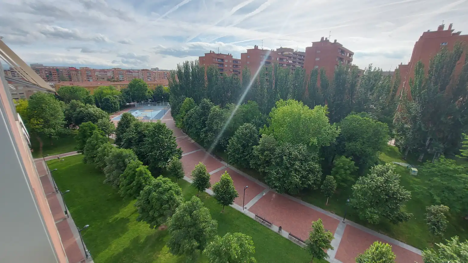 Vista exterior de Piso en venta en  Logroño con Aire acondicionado, Calefacción y Trastero