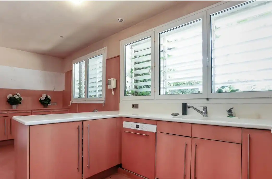 House with pool for sale in Avinguda Rocaferrera, imagen 12
