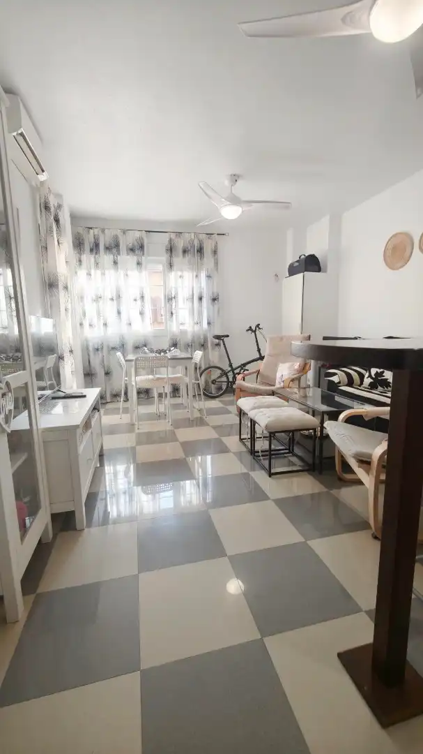Sala de estar de Piso en venta en Roquetas de Mar con Aire acondicionado, Terraza y Amueblado