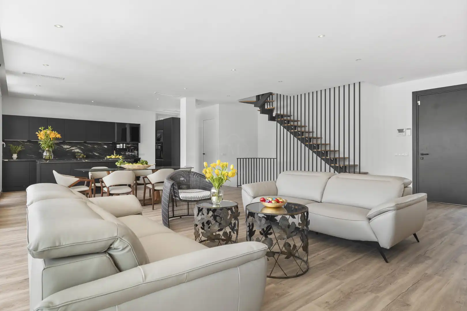 Sala d'estar de Casa o xalet en venda en Marbella amb Aire condicionat, Jardí privat i Terrassa