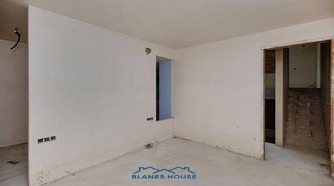 Foto 5 de Casa adosada en venda a Lluís Companys, Caldes de Malavella, Girona