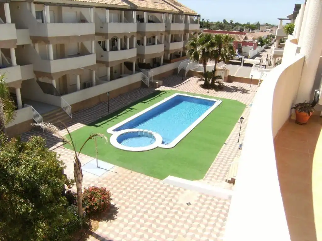 Piscina de Apartamento de alquiler en Vinaròs con Calefacción, Terraza y Amueblado