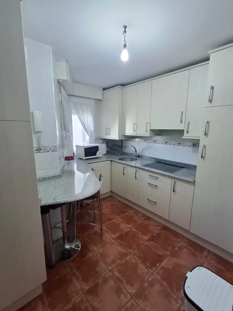 Cuina de Casa adosada en venda en Torrecilla En Cameros amb Calefacció, Parquet i Terrassa