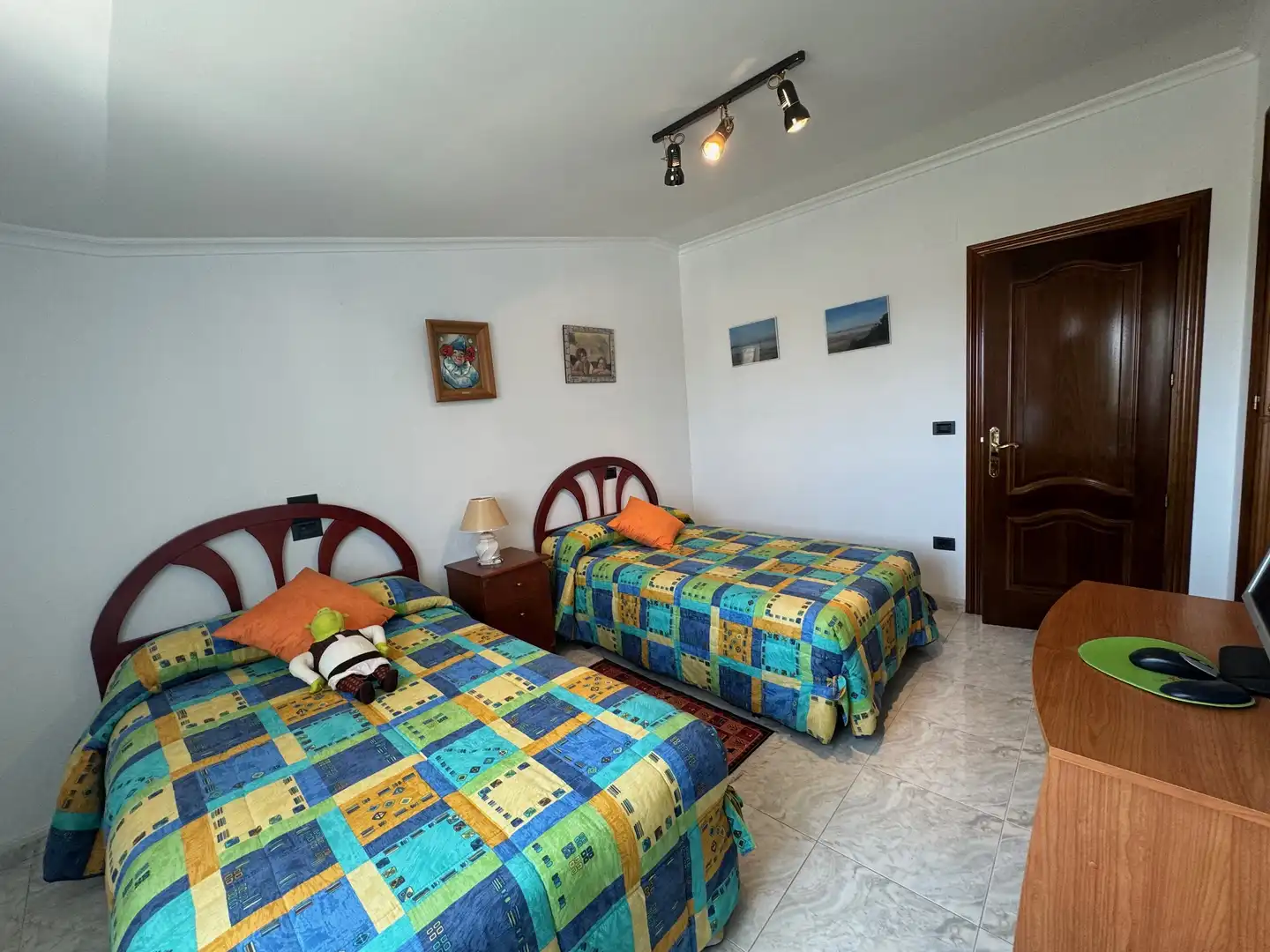 Habitación de Casa adosada en venta en Valoria la Buena con Calefacción, Jardín privado y Parquet