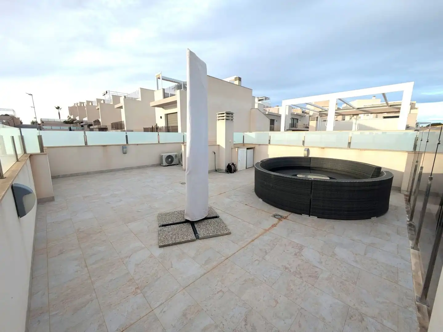 Terrassa de Casa o xalet en venda en Orihuela amb Jardí privat, Terrassa i Piscina