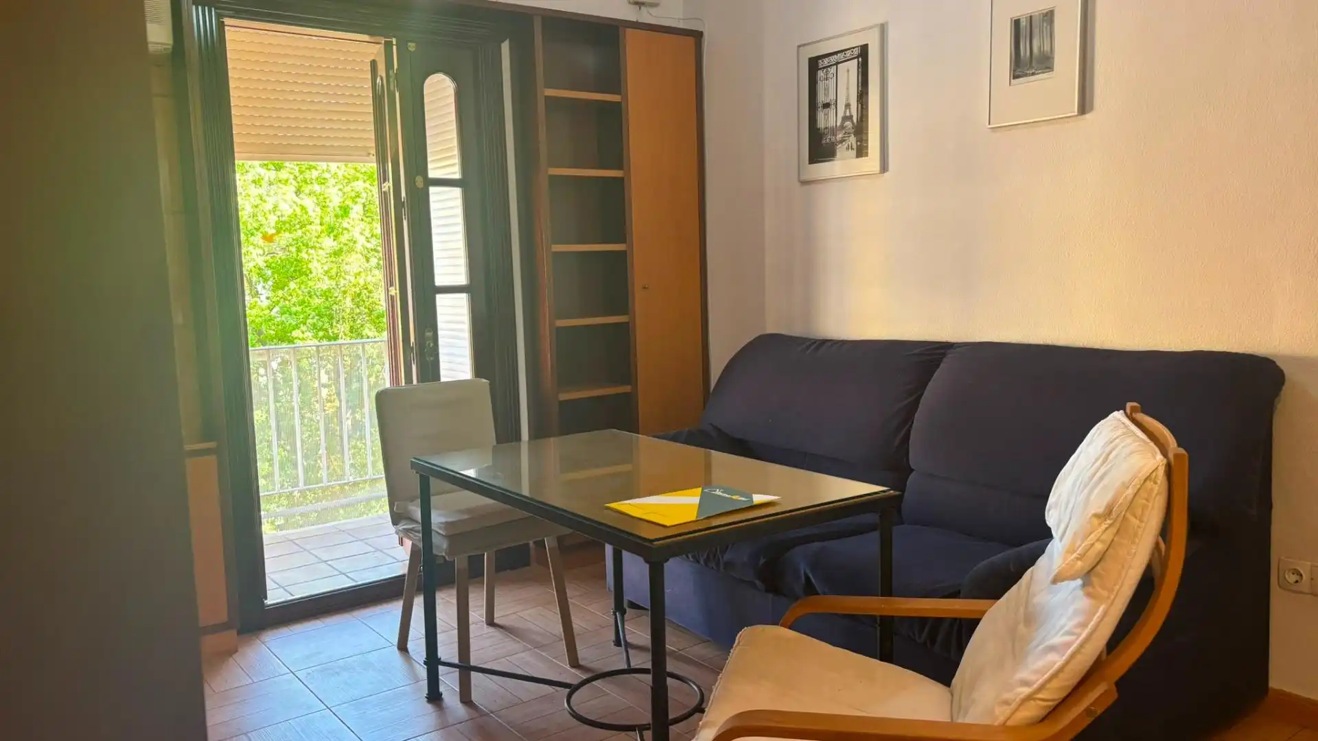 Living room of Flat for sale in Sevilla  with Air Conditioner, Terrace and Furnished