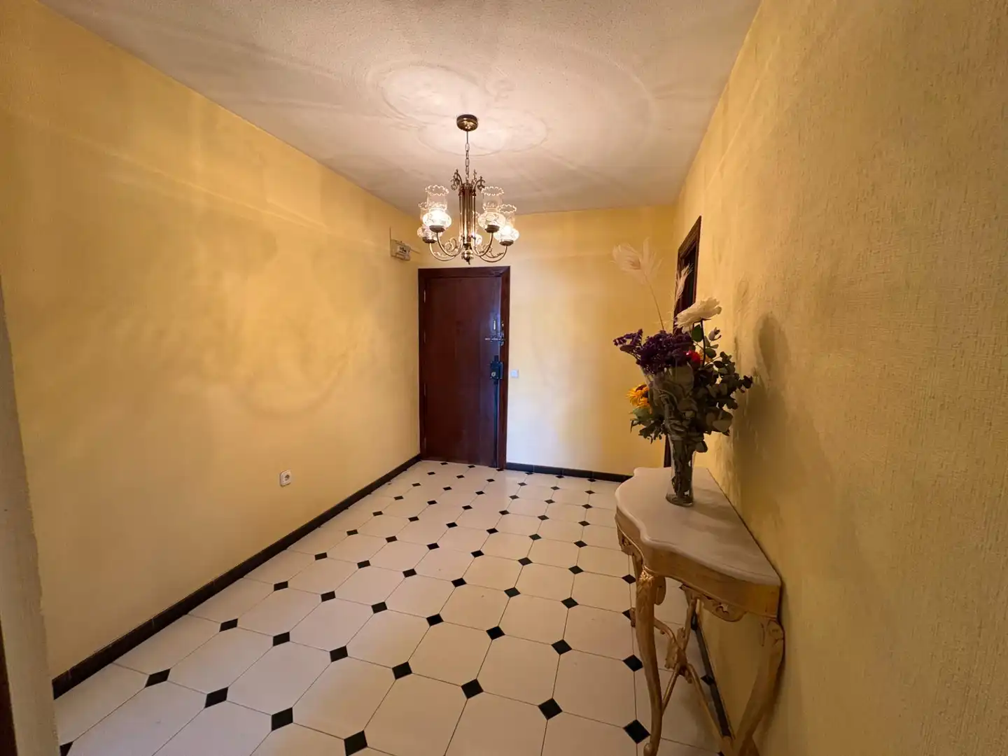Wohnung zur Miete in Sur