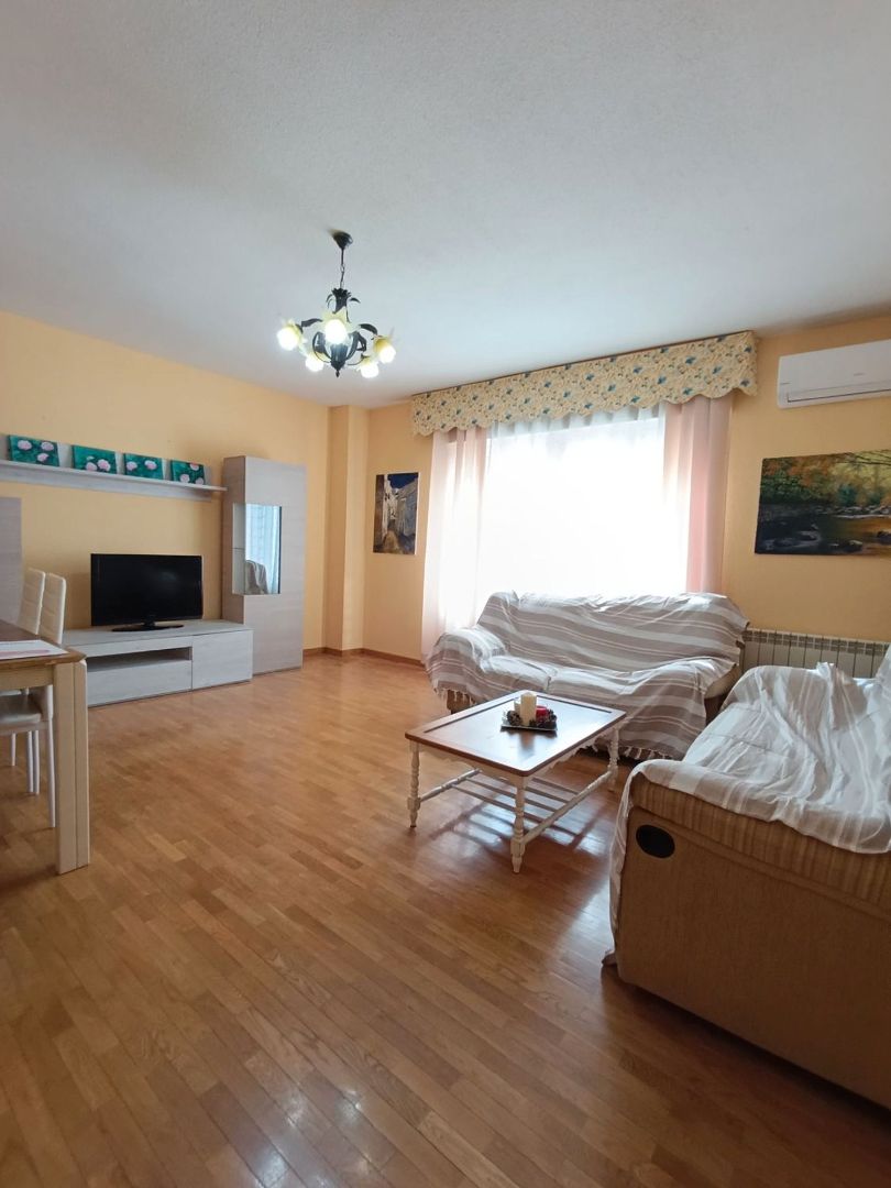 Living room of Flat for sale in Ciudad Real Capital  with Air Conditioner, Heating and Community pool