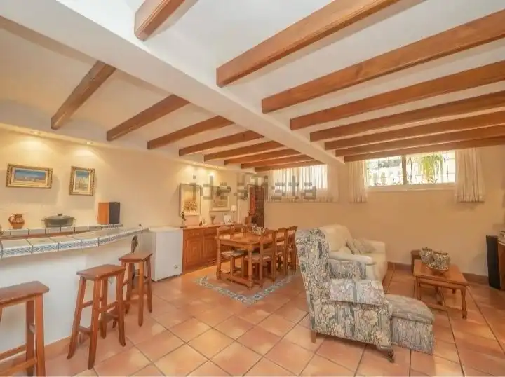 Sala de estar de Casa adosada en venta en Alicante / Alacant con Aire acondicionado, Calefacción y Jardín privado