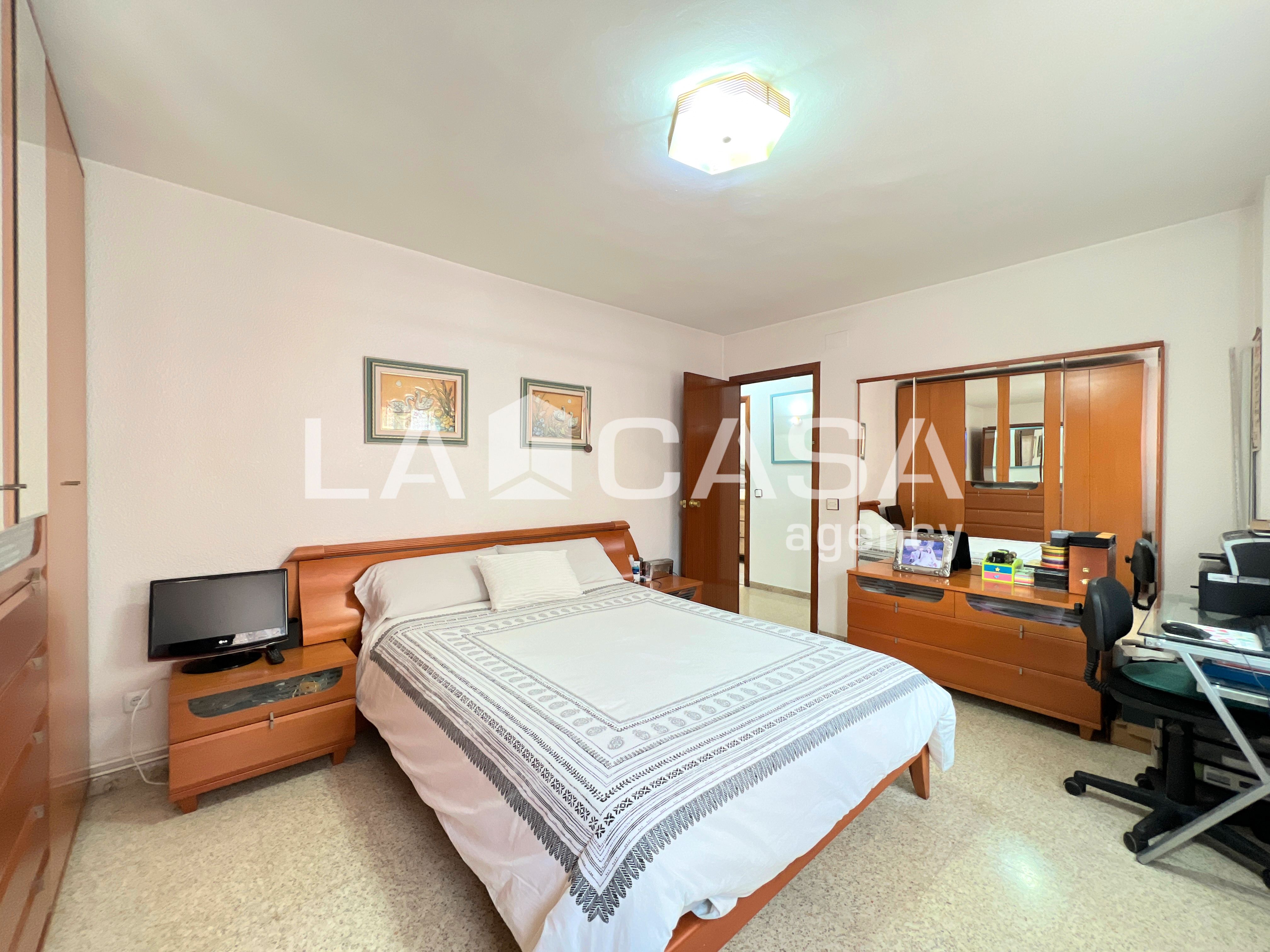 Bedroom of Flat for sale in Badalona  with Heating and Balcony