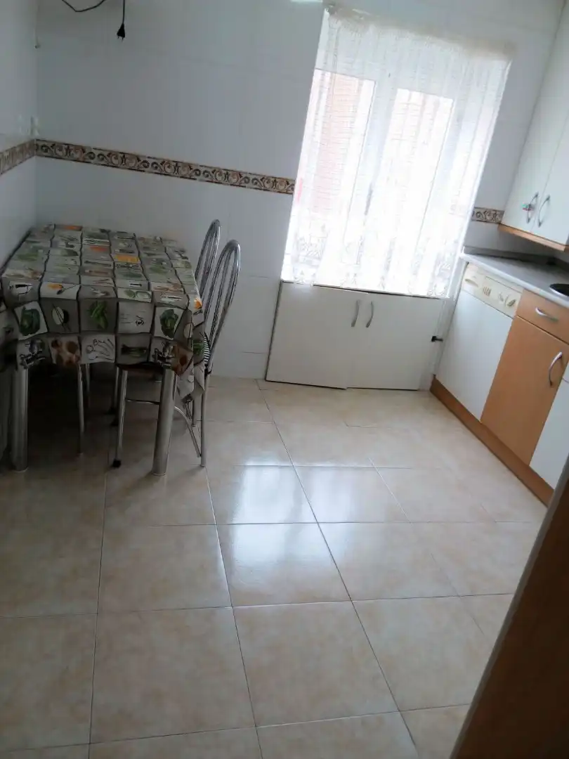Cocina de Apartamento de alquiler en Burgos con Calefacción y Amueblado