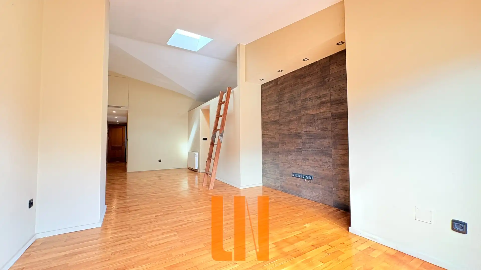 Sala d'estar de Pis en venda en A Coruña Capital  amb Calefacció, Parquet i Terrassa