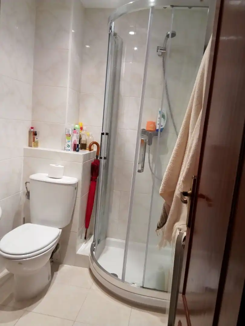 Baño de Apartamento de alquiler en Burgos con Calefacción y Amueblado