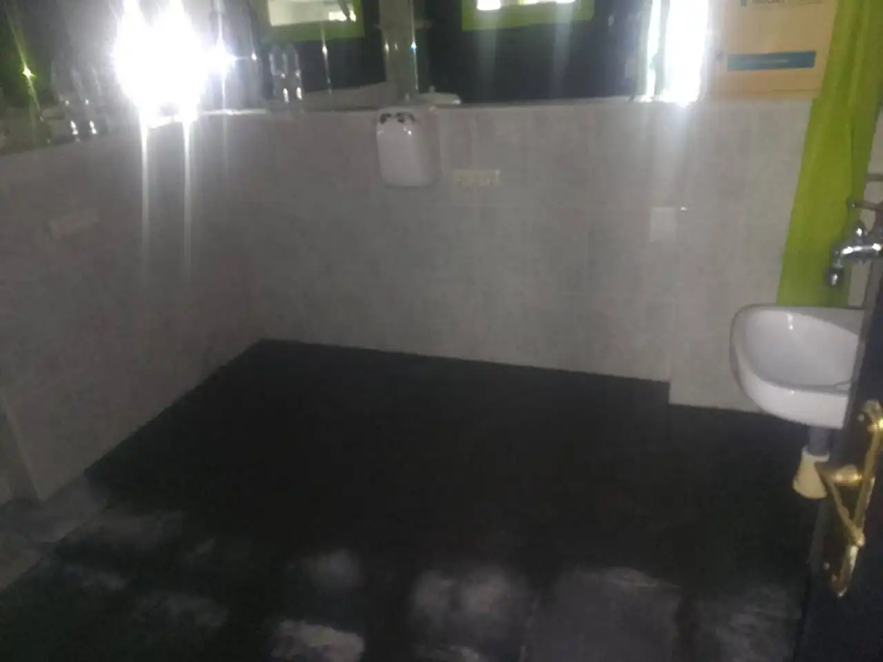 Badezimmer von Geschaftsraum zur Miete in Oliva mit Klimaanlage