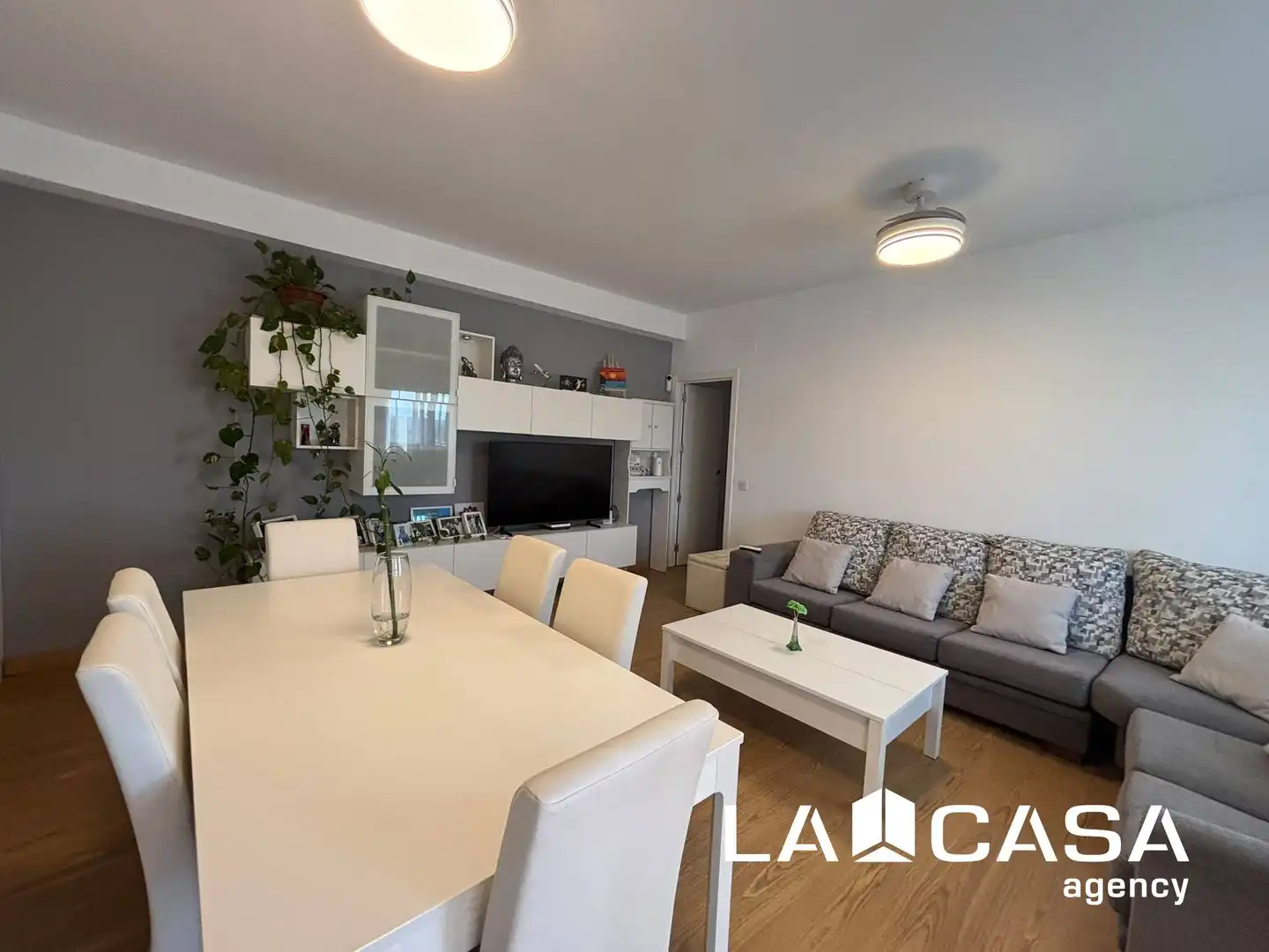 Sala de estar de Piso en venta en Dos Hermanas con Terraza y Piscina