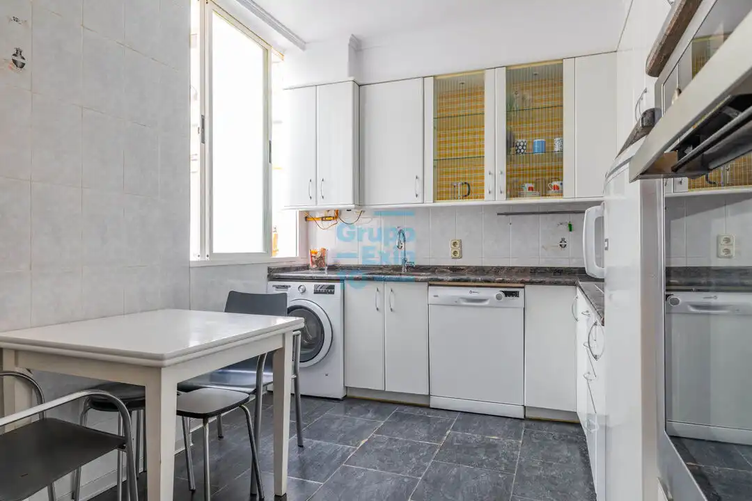 Cocina de Piso en venta en Donostia - San Sebastián  con Calefacción y Balcón