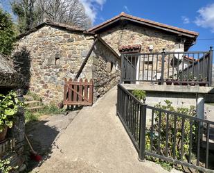 Vista exterior de Casa o xalet en venda en San Roque de Riomiera amb Calefacció, Terrassa i Balcó