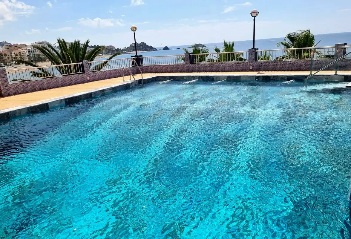 Piscina de Piso de alquiler en Almuñécar con Aire acondicionado, Terraza y Piscina