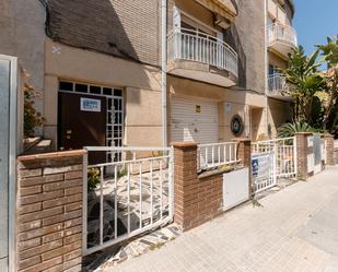 Vista exterior de Casa adosada en venda en Gavà amb Aire condicionat, Calefacció i Jardí privat