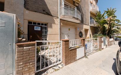 Vista exterior de Casa adosada en venda en Gavà amb Aire condicionat, Calefacció i Jardí privat
