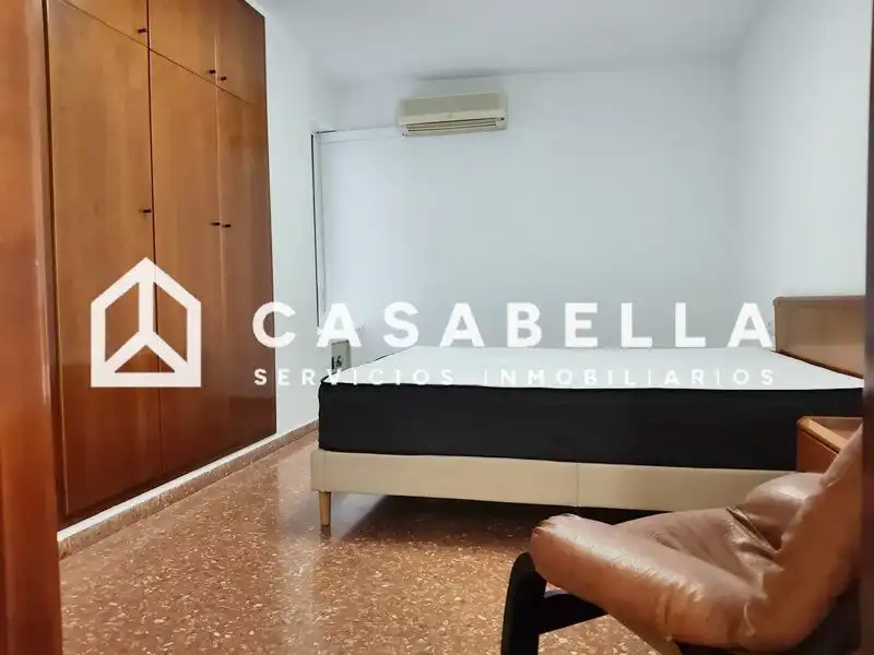 Bedroom of Flat for rent in Burjassot  with Air Conditioner, Heating and Furnished