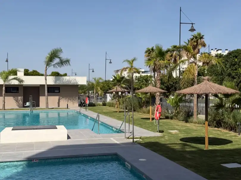 Ground floor for rent in Calle Ava Gardner, 14, Los Álamos